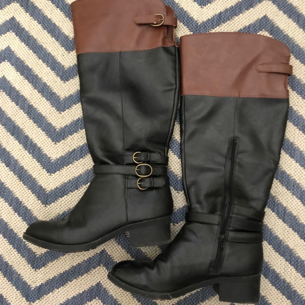 Size 7.5 rampage boots. Minor scuffs. Hardly worn.